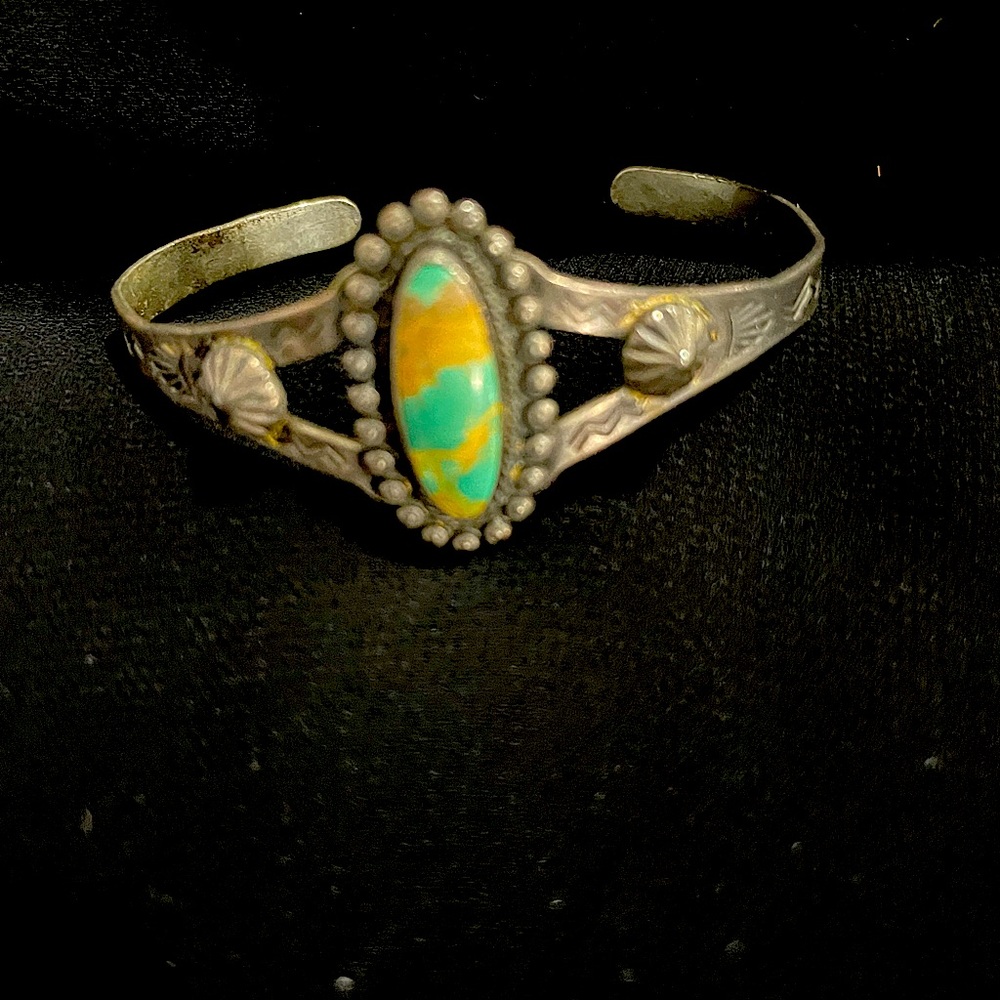 Native American Sterling Silver Turquoise bracelet